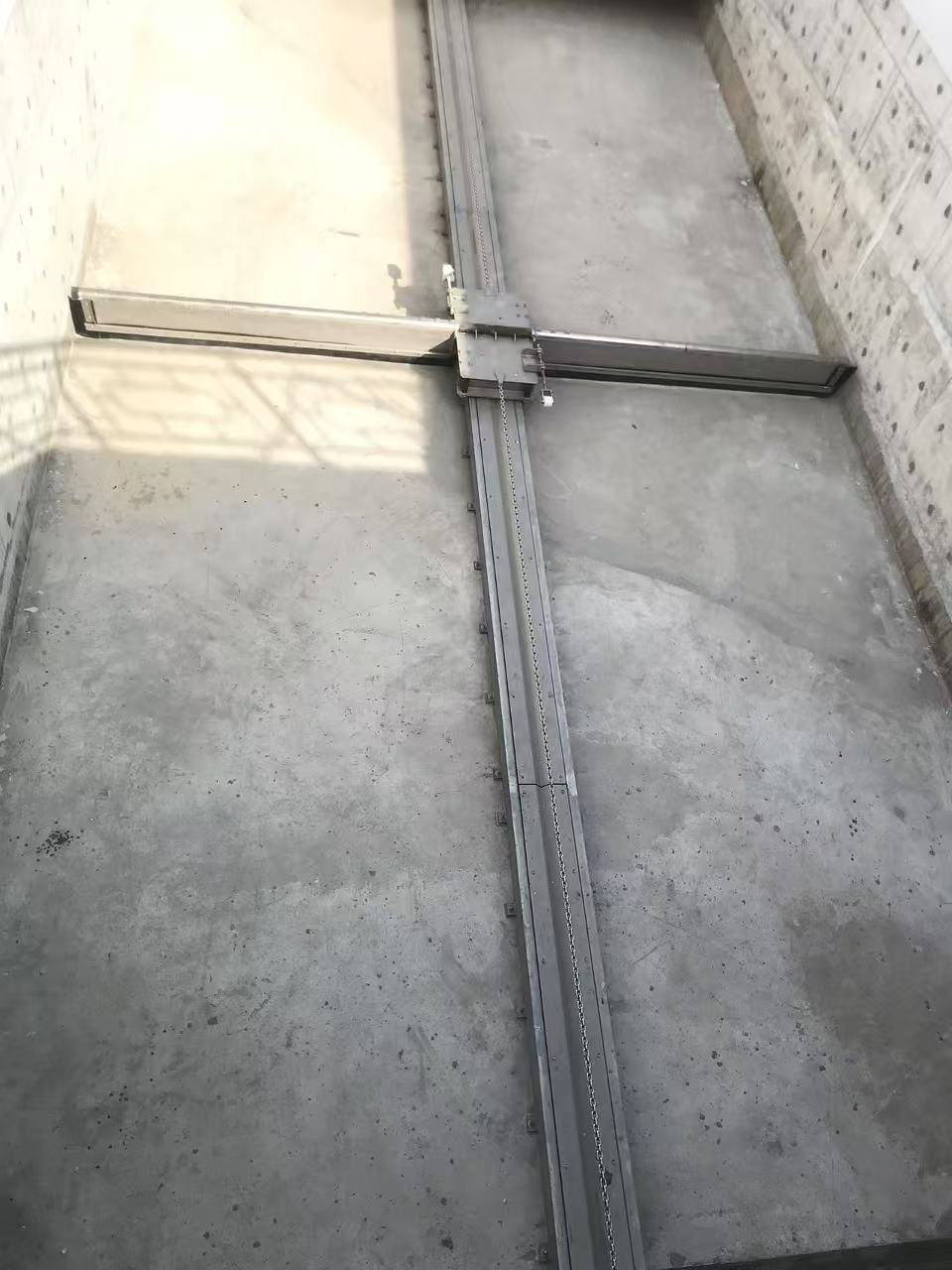 DLG单轨刮泥机